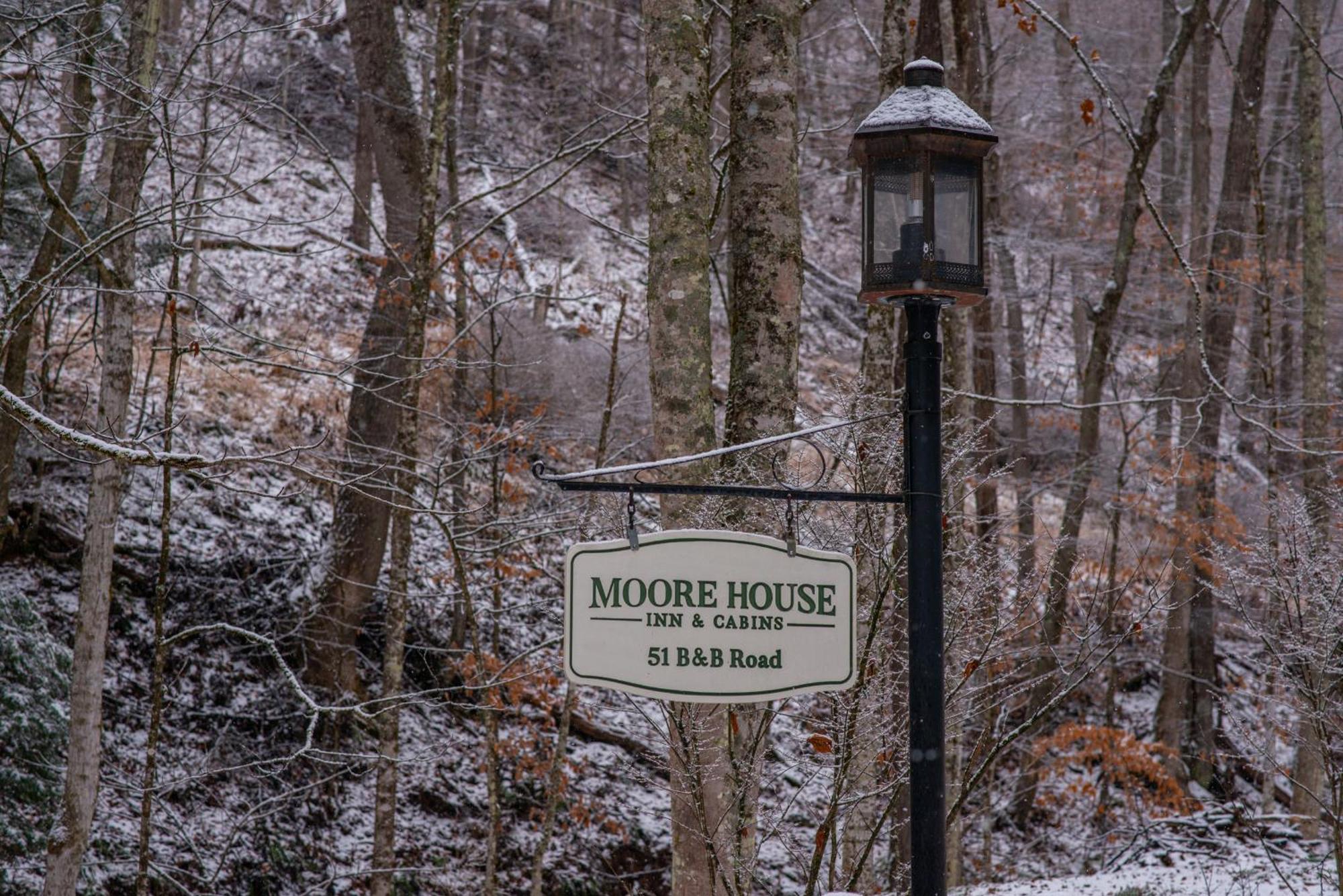 Moore House Inn & Cabins Marlinton Buitenkant foto