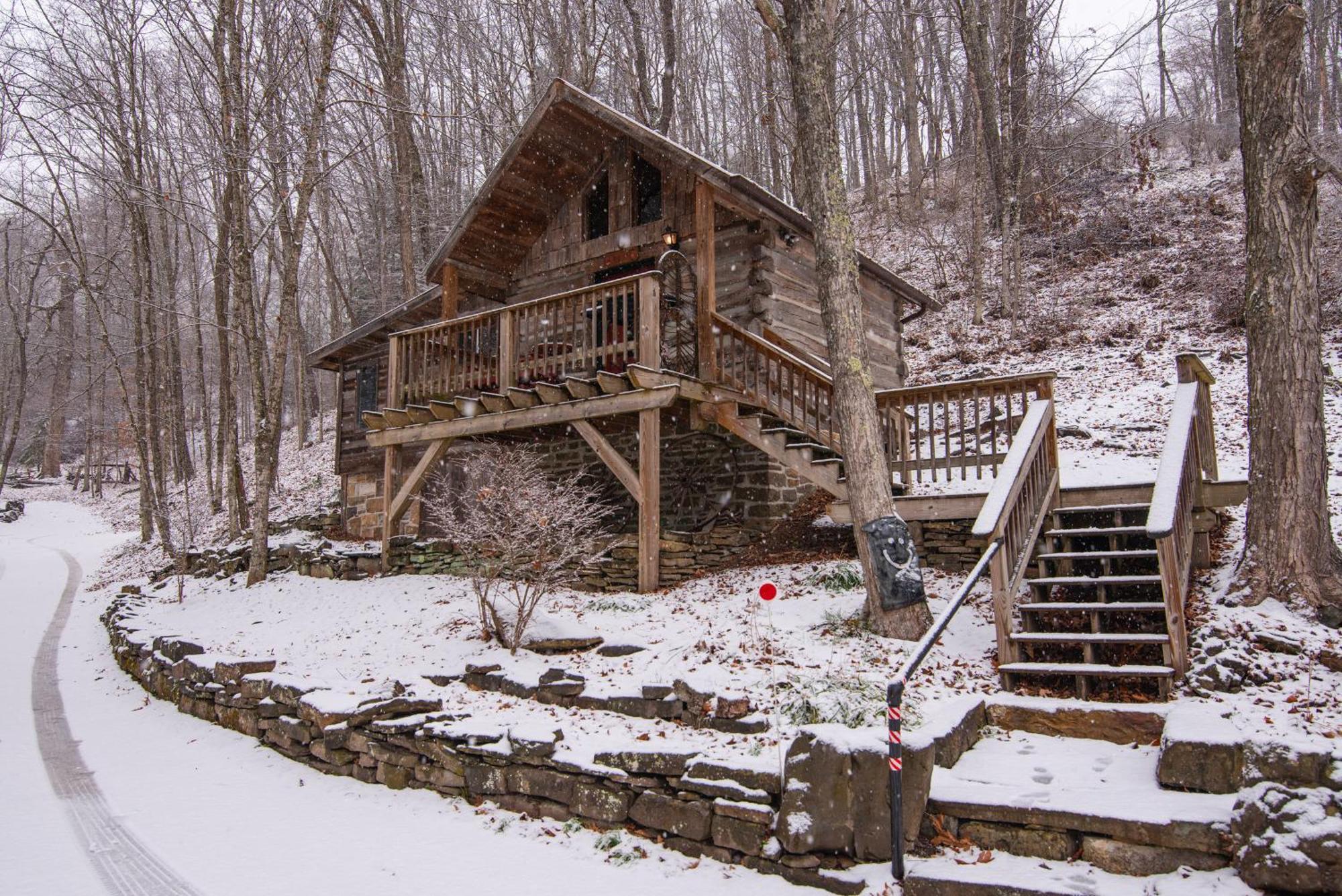 Moore House Inn & Cabins Marlinton Buitenkant foto