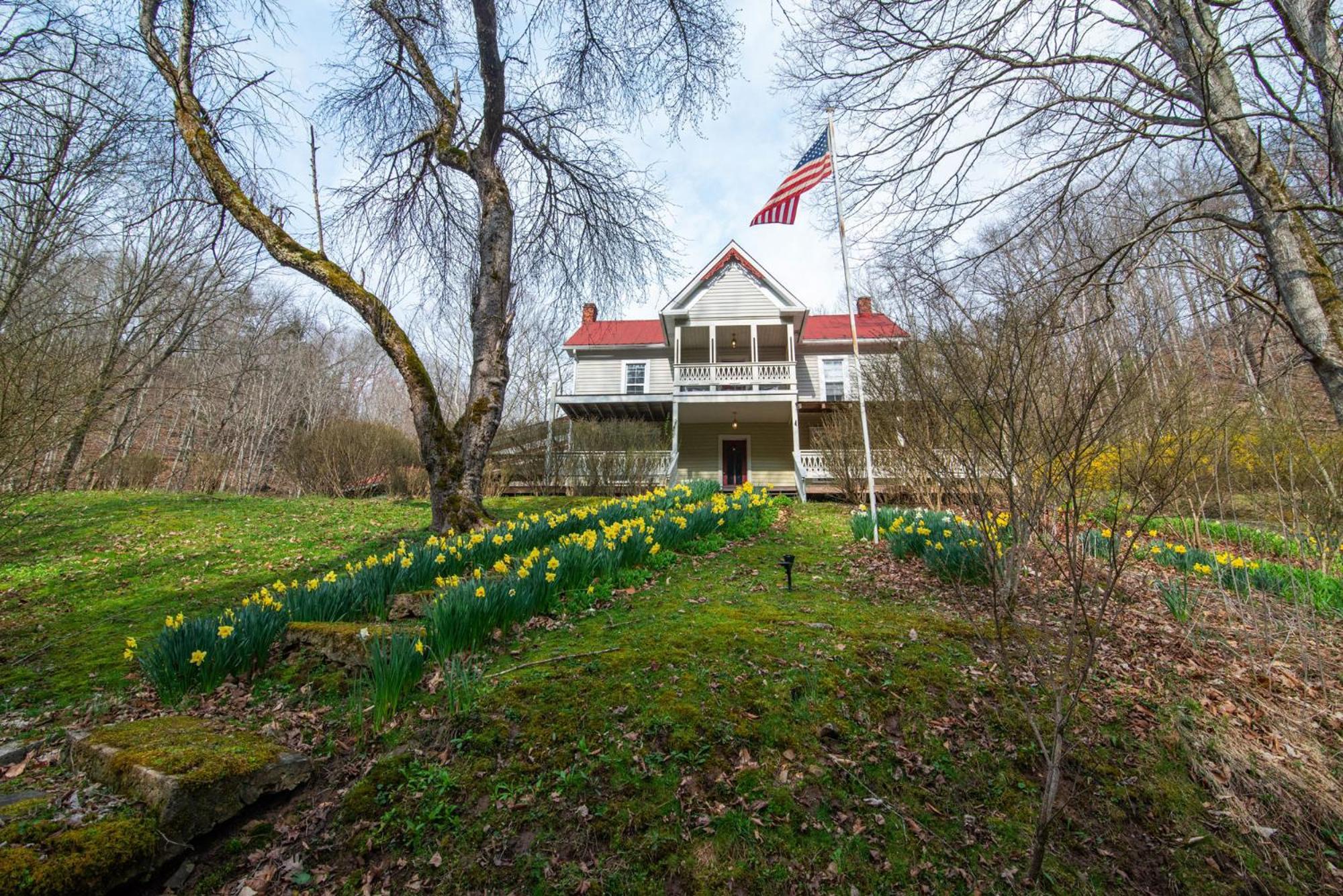 Moore House Inn & Cabins Marlinton Buitenkant foto